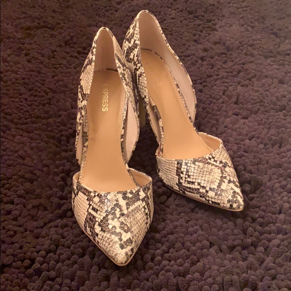 Snakeskin pumps